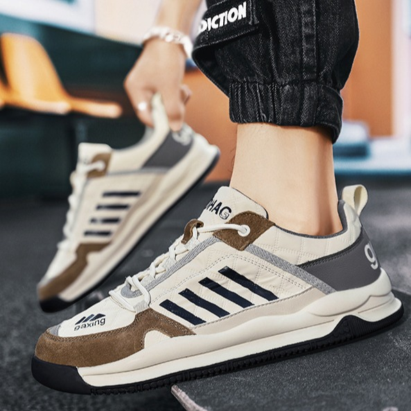 SANGCAKRA COD- Sepatu Sneakers Pria Kasual Mode Olahraga 2023 Musim Panas All-Match Low-Top Style Gaya Baru Forrest Gump Non-Slip Kekinian Mesh Bernapas Sol Tebal Tinggi Empuk Nyaman Dipakai New Model Versi Korea Fashion Trendi SP-17