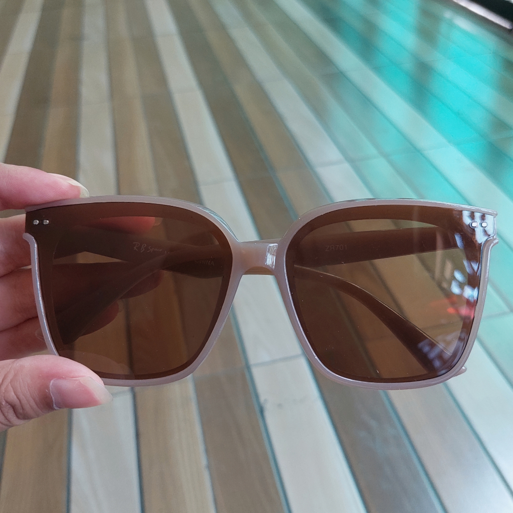 NEW VIRAL KACAMATA GAYA TRENDY JAMAN SEKARANG PRIA WANITA FREE BOX DAN LAP CEWEK COWOK UNISEX SUNGLASS KEREN - SPRING STYLE