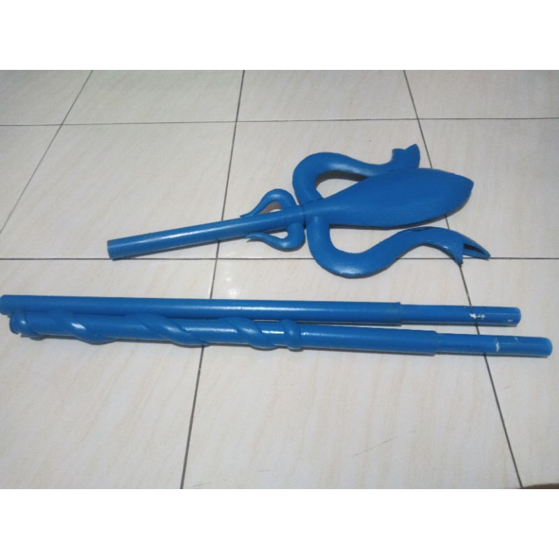 Gura Gawr weapon cosplay