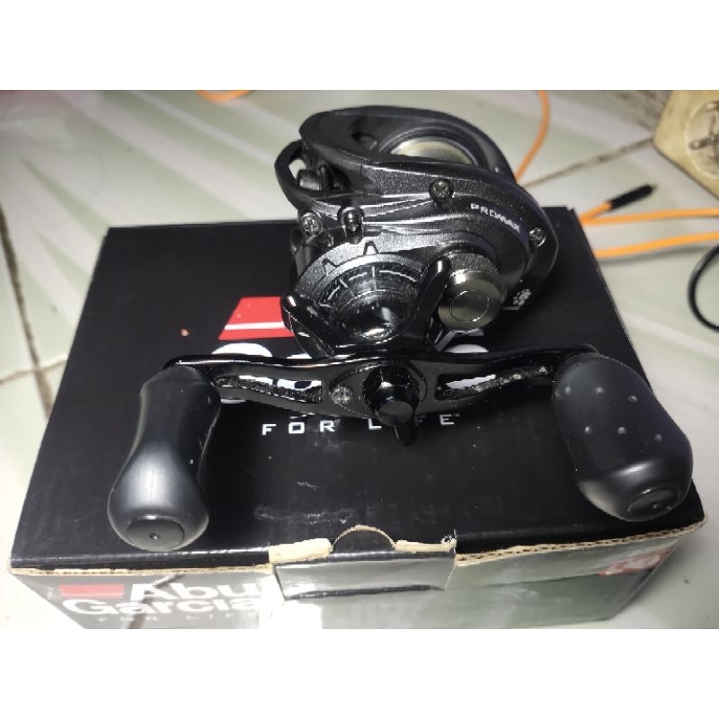 reel bc abu garcia promax 4L Second like new