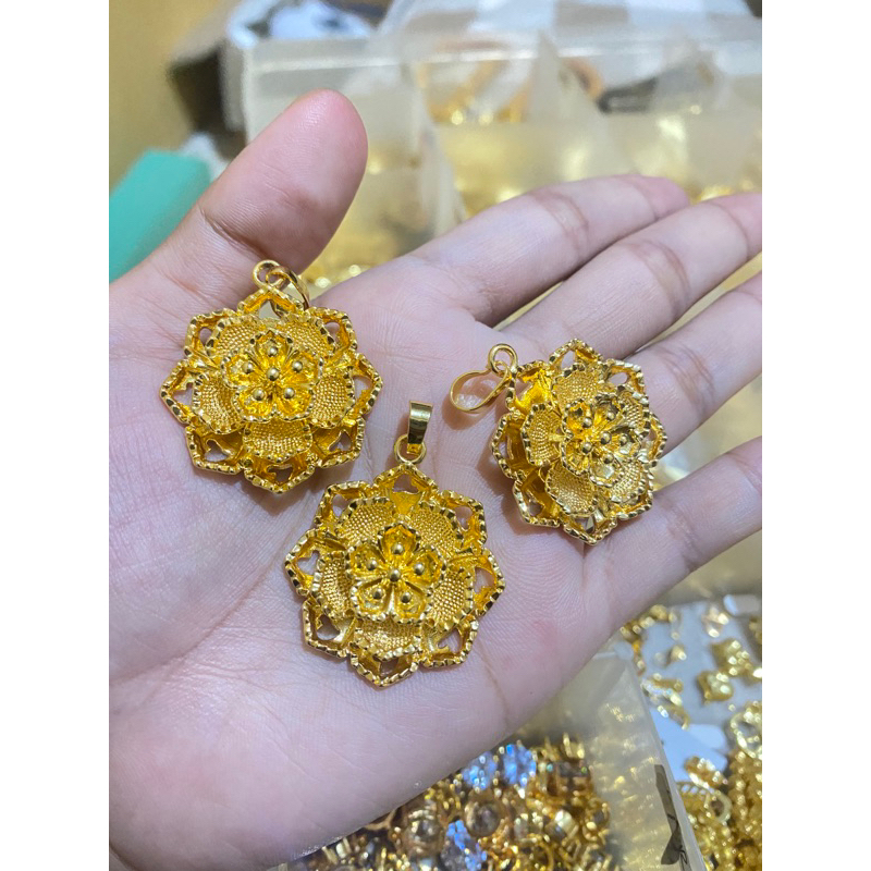 Liontin bunga besar warna 24k