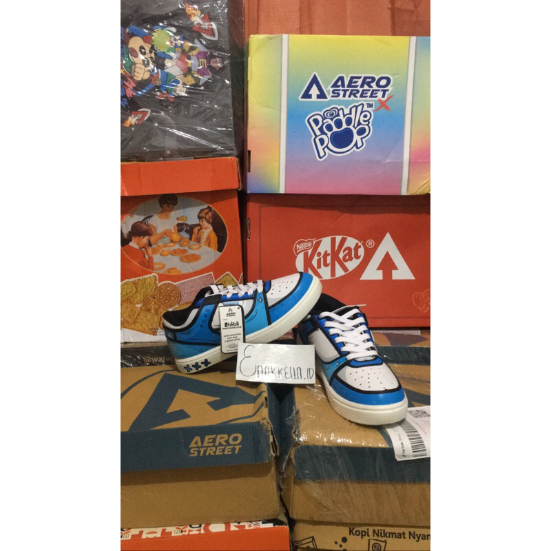 AEROSTREET 2D HOOPS LOW BIRU PUTIH