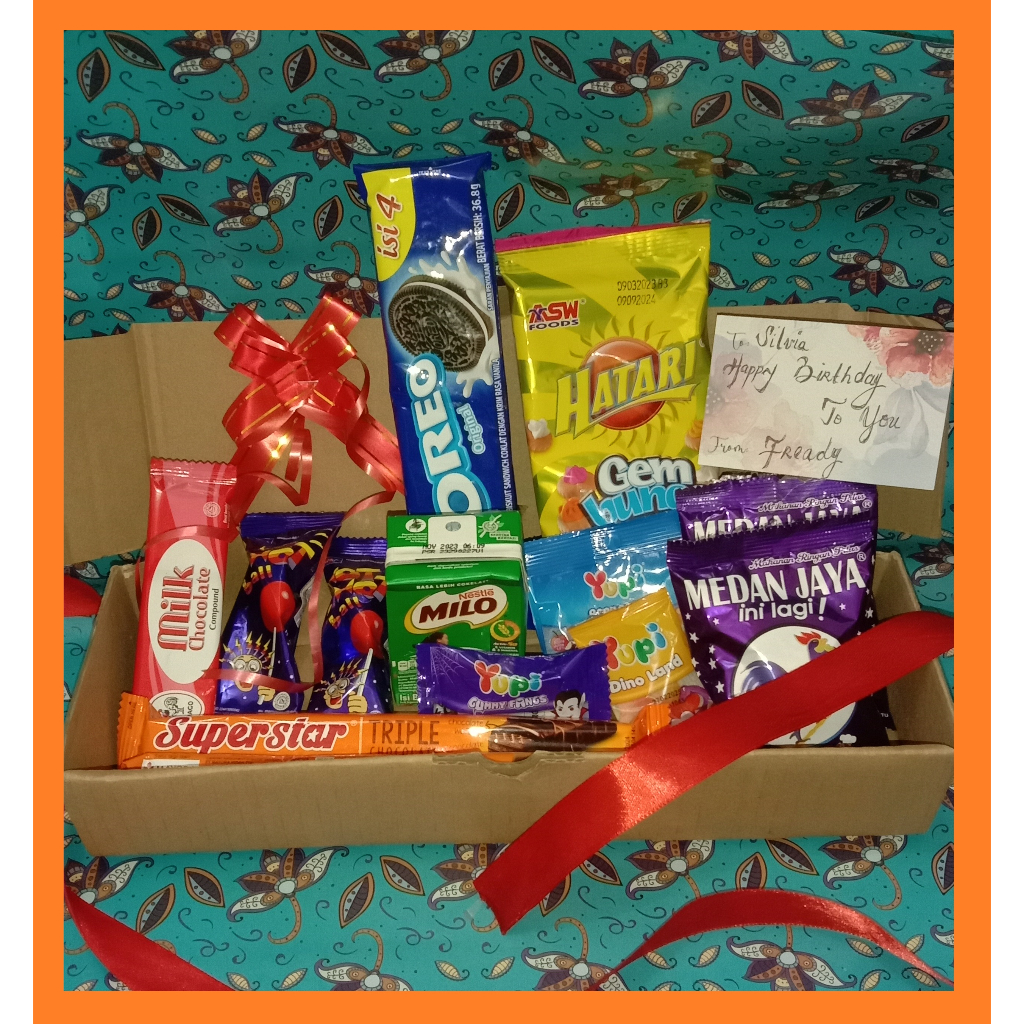 

Hampers Snack Hadiah Ulang Tahun/Hadiah Valentine/Hadiah Wisuda/Birthday Gift/Graduation Gift Box G