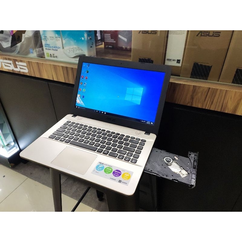 PROMO...!!! Laptop Leptop Asus X441S Baru dipake beberapa bulan full set BONUS TAS dan MOUSE BARU