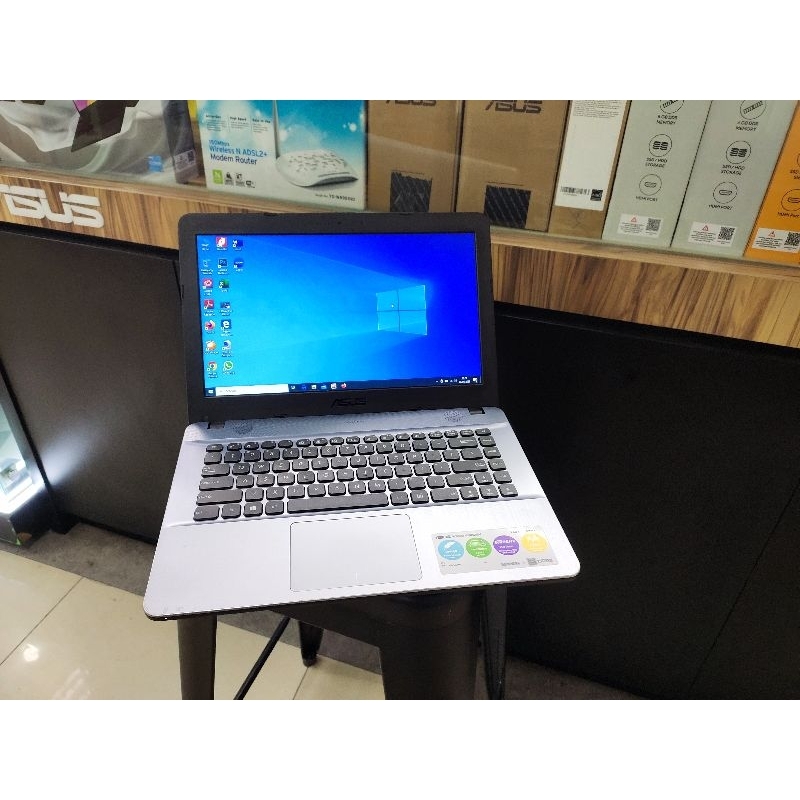 Laptop Leptop Asus X441 RAM 4GB SSD 128GB Baru dipake beberapa bulan mulus