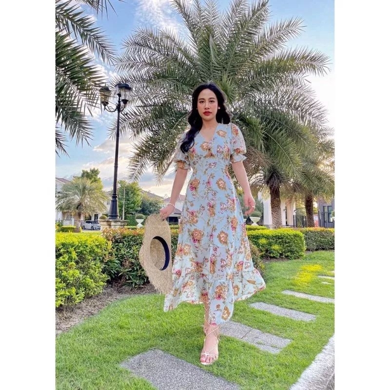 SUMMER DRESS PANTAI SIFON MUSIM PANAS KERAH V NECK KANCING APLIKASI RESLETING BELAKANG PINGGANG TAMPAK KURUS LANGSING ROK TRRUSAN MAXI PANJANG BAWAH LUTUT KUALITAS IMPORT IMPOR SUPER CANTIK GADIS BELIA WANITA FLOWER MOTIF BUNGA FLORAL KEMBANG DEWASA