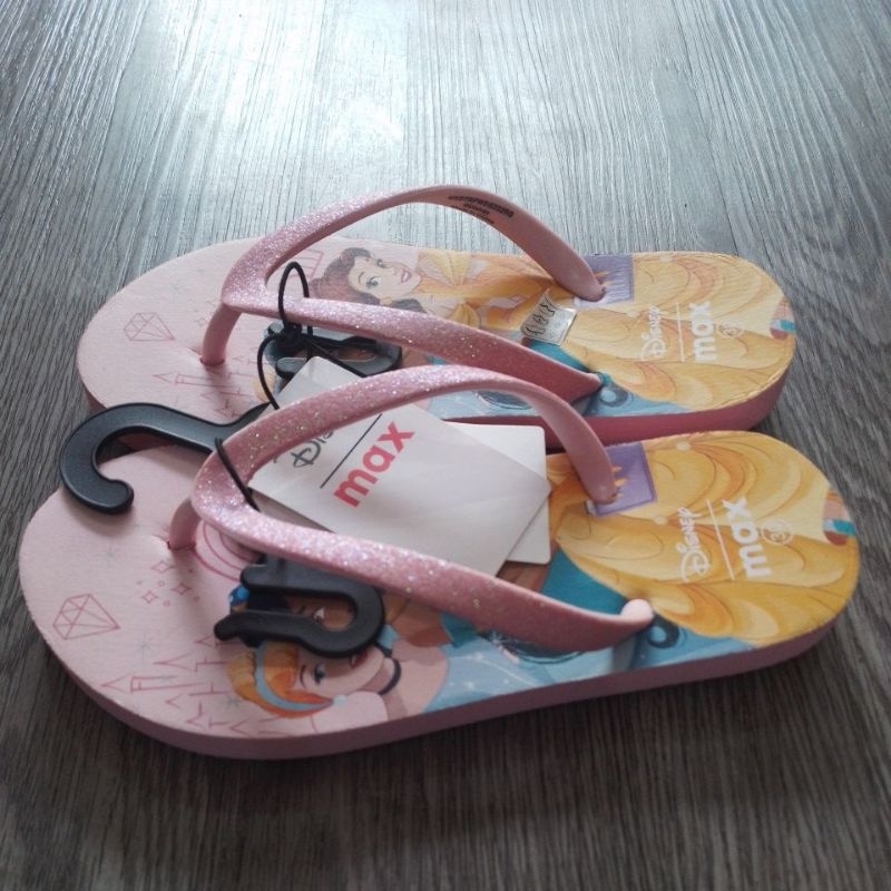 sandal max