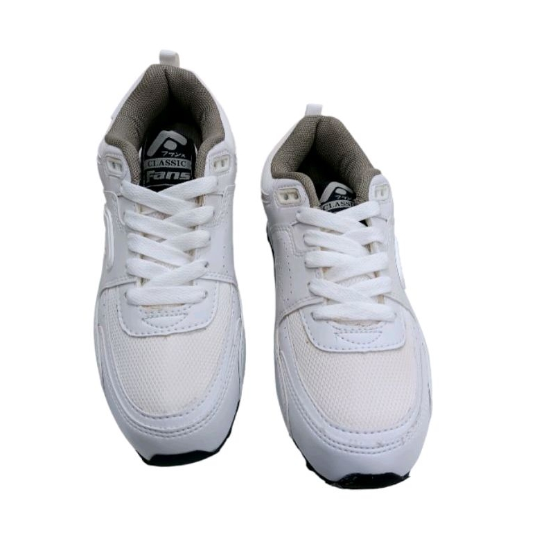 Sepatu olahraga fans eureka
