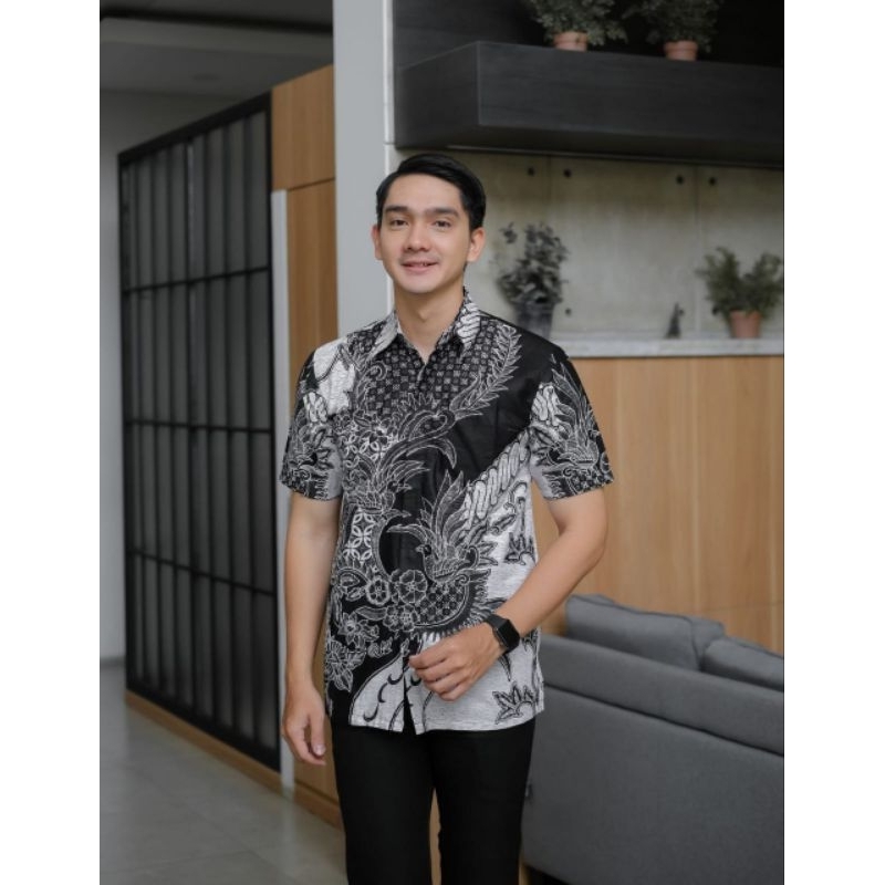 Hem Batik Pria Lengan Pendek Motif Hitam Manis BATIK DUONG