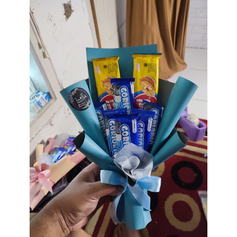 BUKET HARI GURU / MINI BUKET SILVERQUEEN / MINI BUKET BUNGA / BUKET BENG BENG / BUKET SNACK MINI / BUKET BUMBU DAPUR / BUKET SNACK MURAH / BUKET KARAWANG