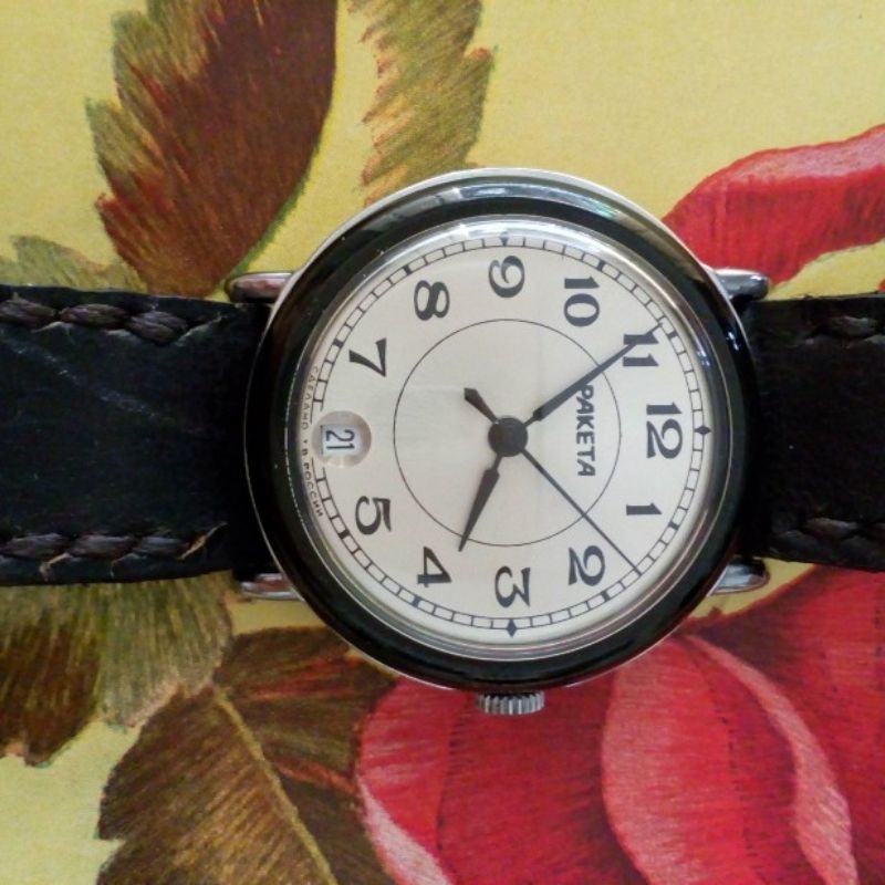 Jam tangan Raketa manual winding rusia jam vintage.
