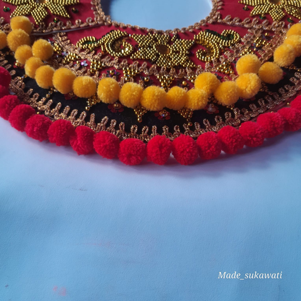 Badong Kecak hiasan kalung kain mote manik tari adat bali