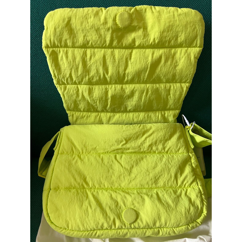 preloved btv poofy bag