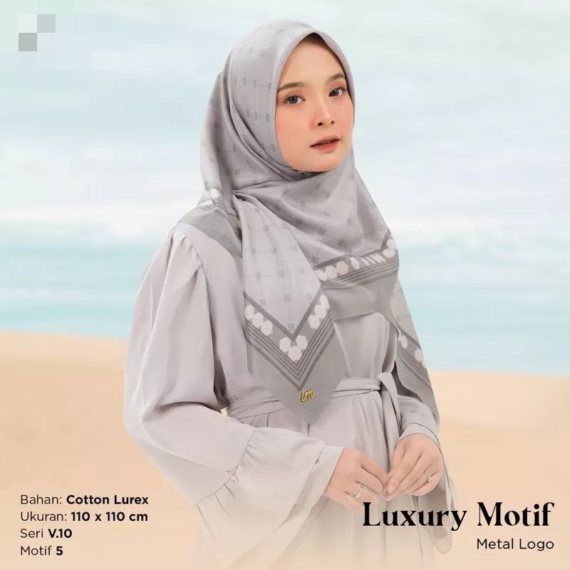 HIJAB Umama Luxury Print Motif uk. 110x110cm Metal Logo (BISA PILIH MOTIF DAN WARNA)