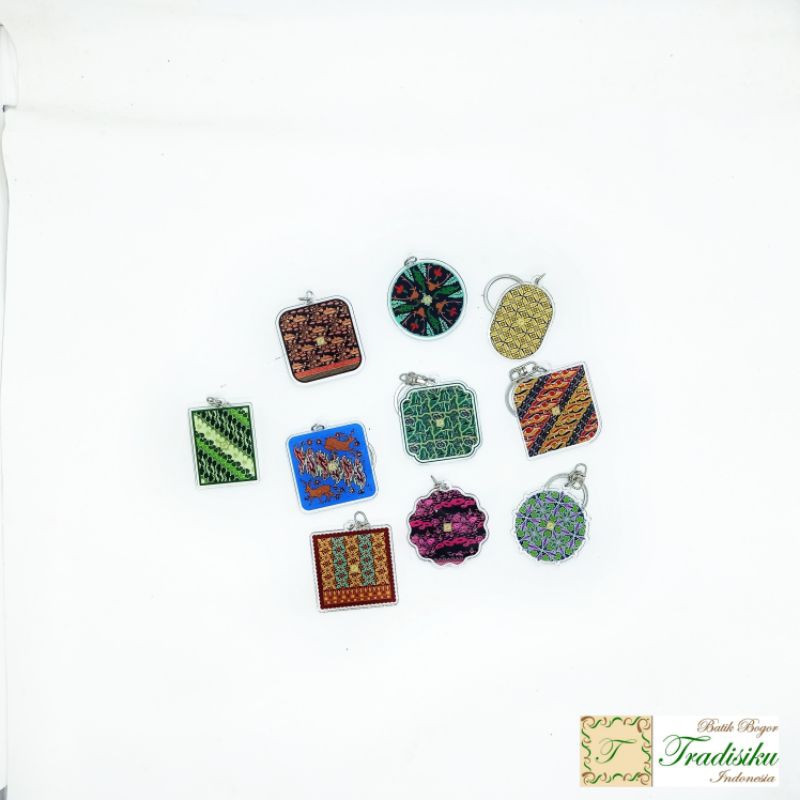 BATIK TRADISIKU-Gantungan Kunci Motif Batik Bogor