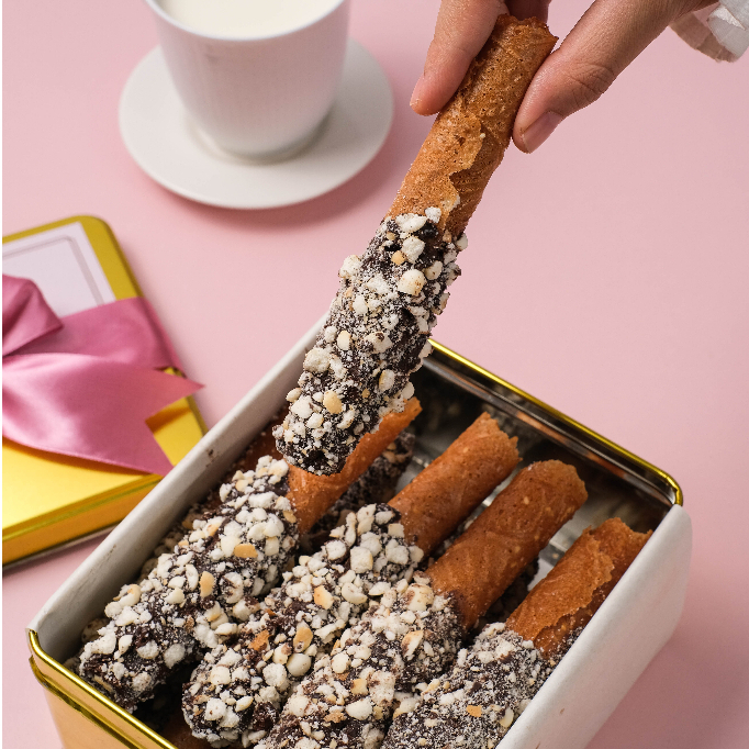 

Hazelnut Fruit Crunch Crepe Rolls (Cigar Rolls)/Semprong