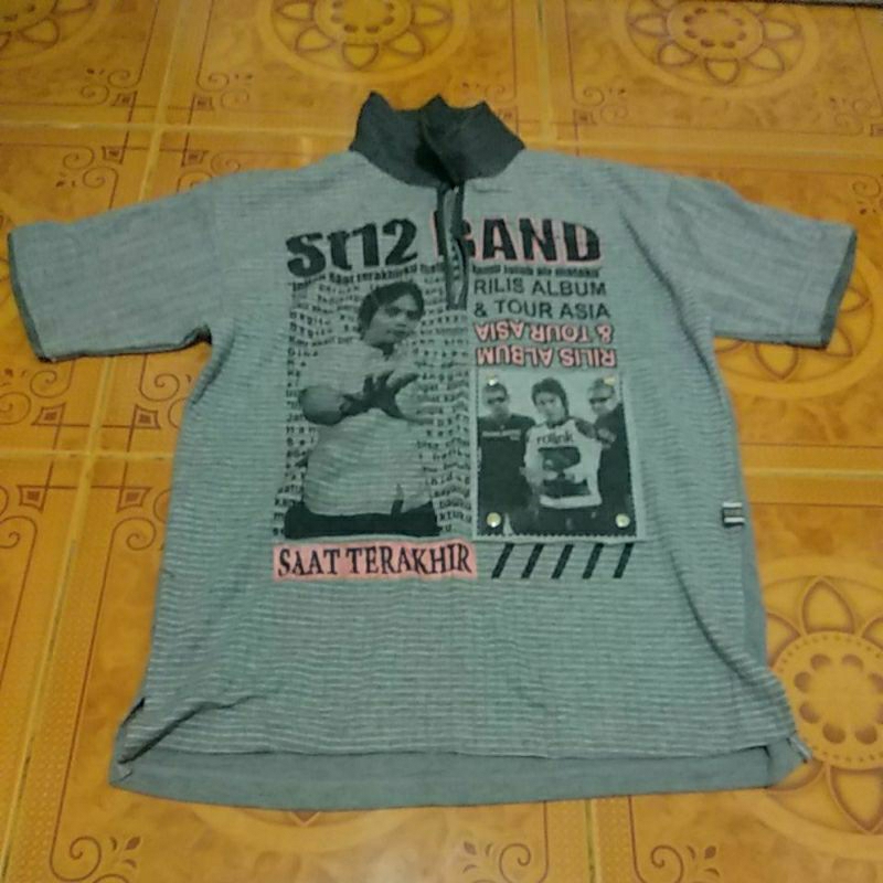 Kaos Lengan Pendek ST 12