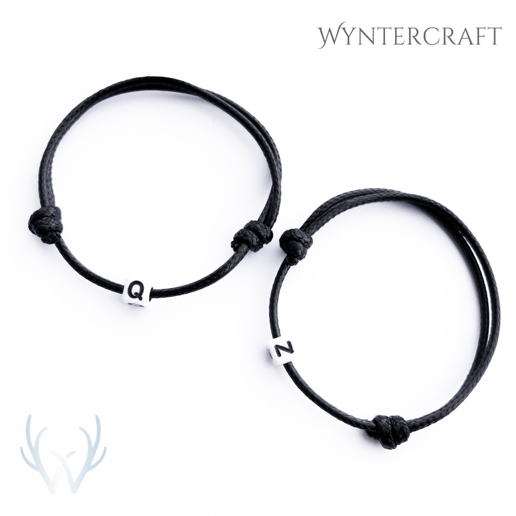 WA150 Gelang Tali Inisial Hitam dan Putih