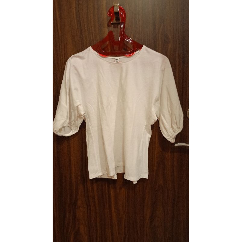Baju atasan wanita uniqlo putih