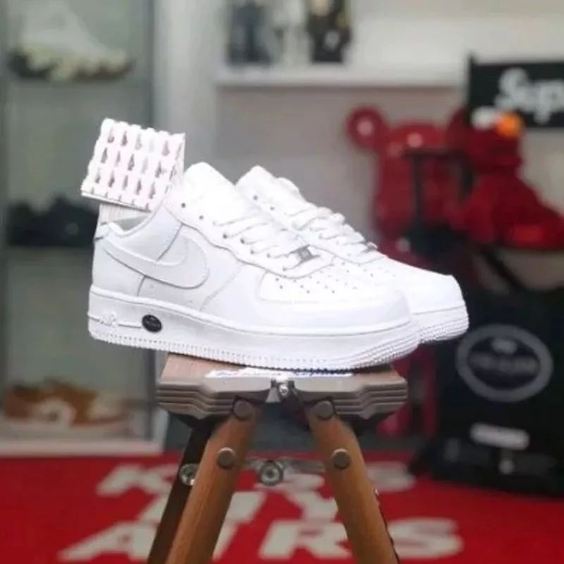Nike Air Force 1 &quot;Triple White&quot;