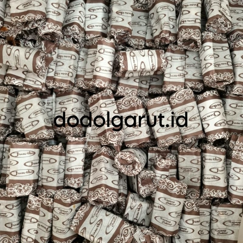 

Dodol kacang coklat 500gr oleh oleh khas garut