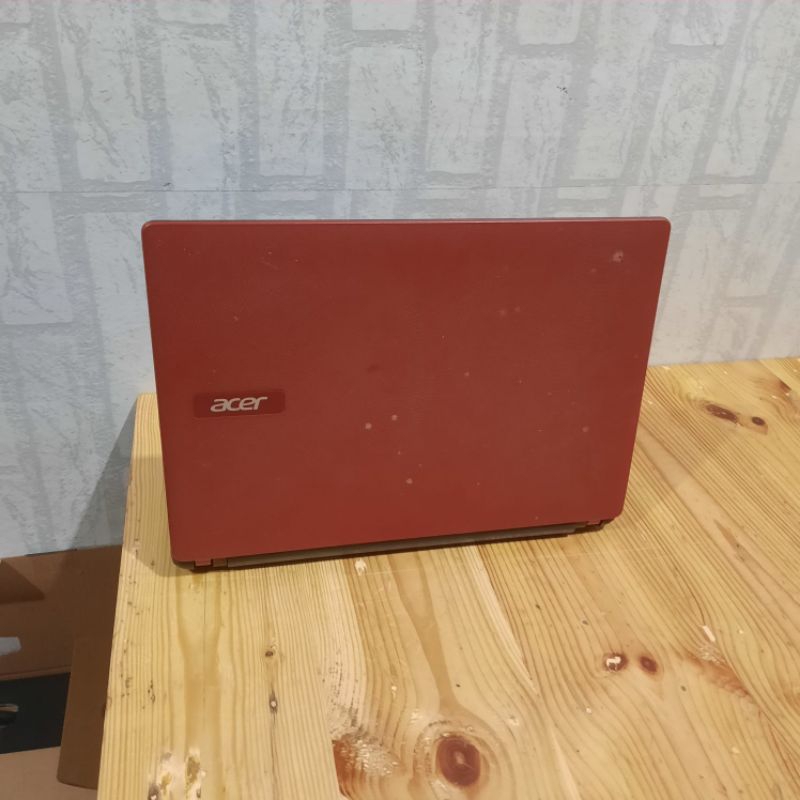 Laptop Acer Aspire ES1-431 Intel Celeron N3350 Windows 10 Layar 14inch Ram 4GB/HDD 500GB