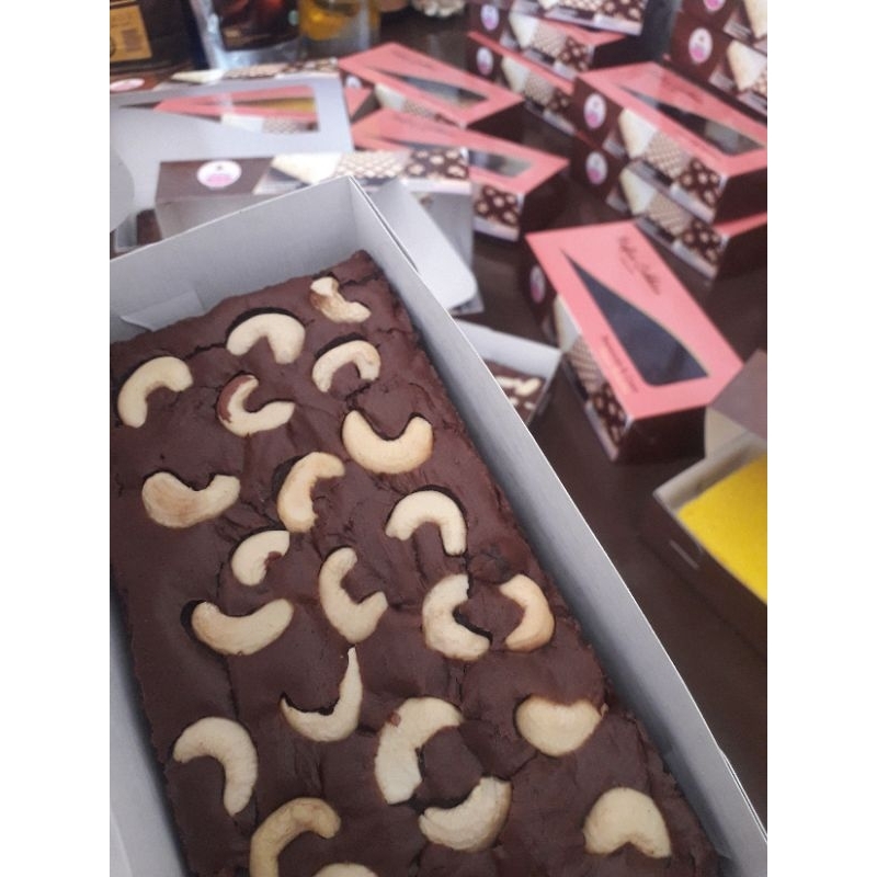 

Fudgy Brownie/Brownies Panggang/Brownie Mete/Brownies Nyokelat