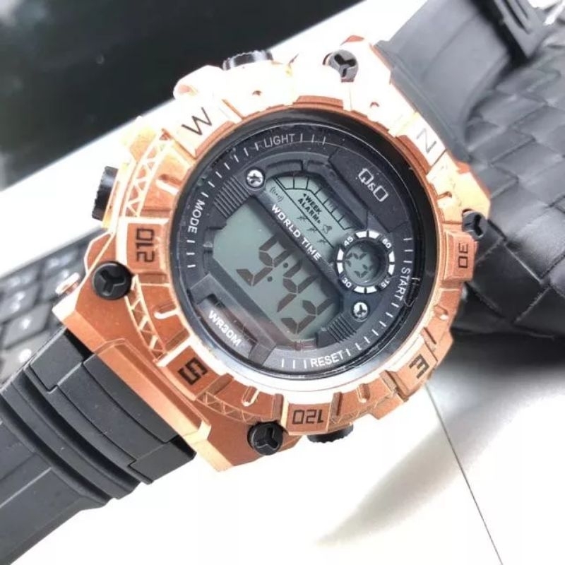 Jam tangan sport digital pria Q&Q