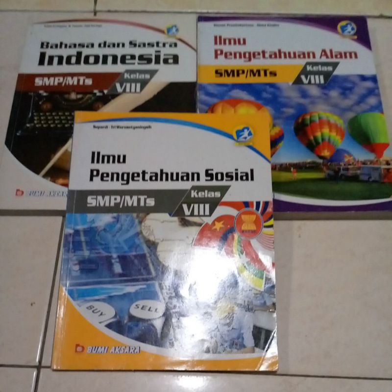 Buku pelajaran SMP VIII bekas