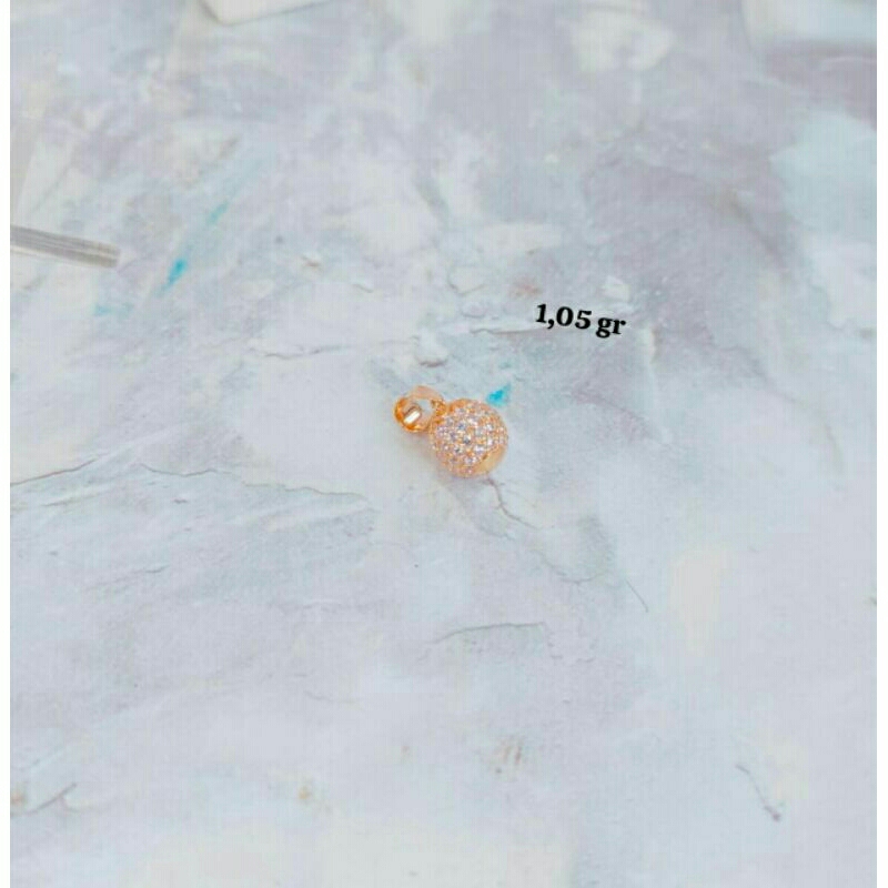Liontin Bola-bola