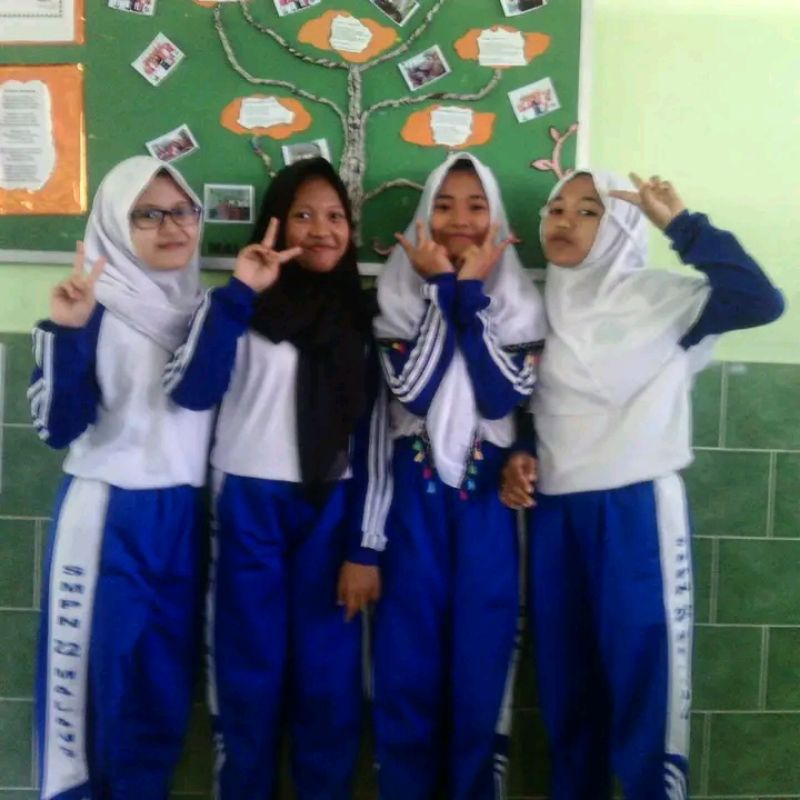 seragam olahraga smpn 22 malang preloved