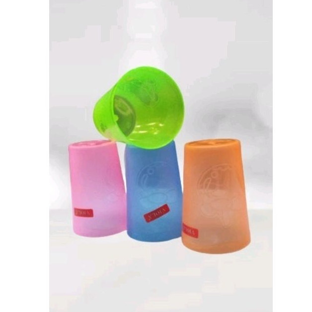 Gelas Plastik Warna Warni