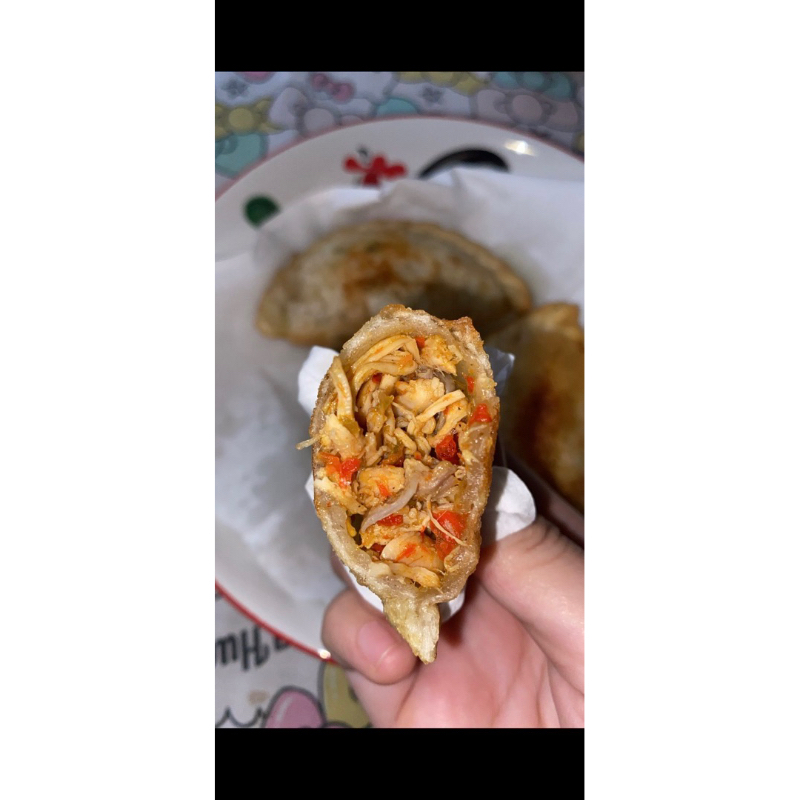 

Cireng isi ayam suwir pedas daun jeruk