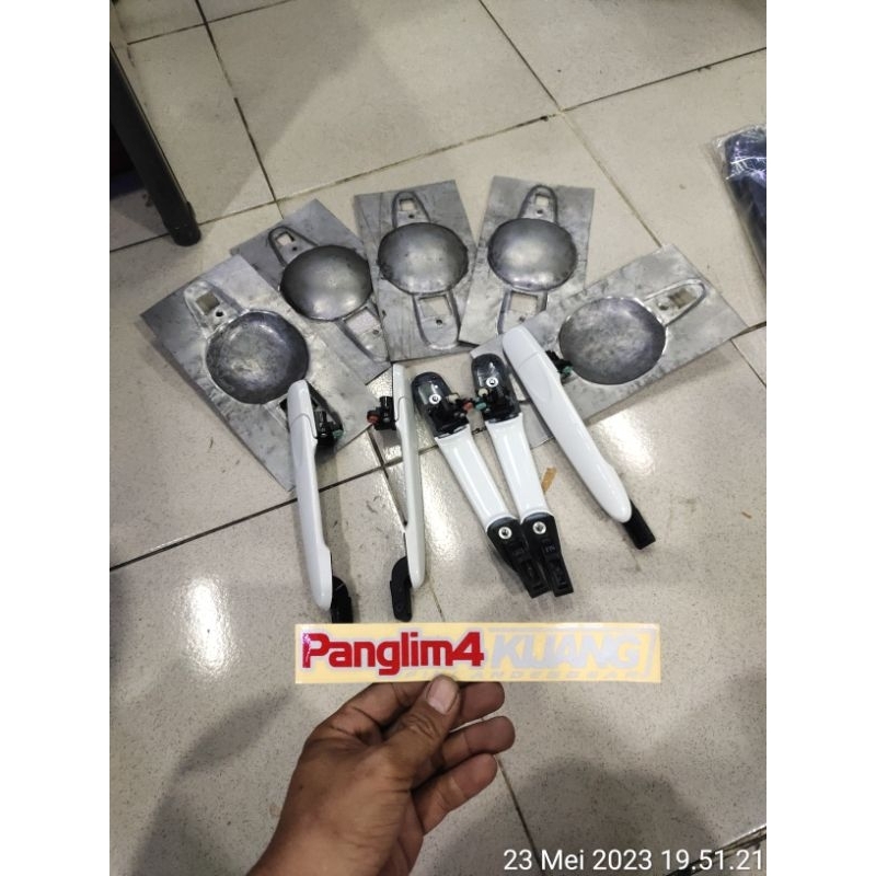 Hendel Pintu kijang custom model Avanza