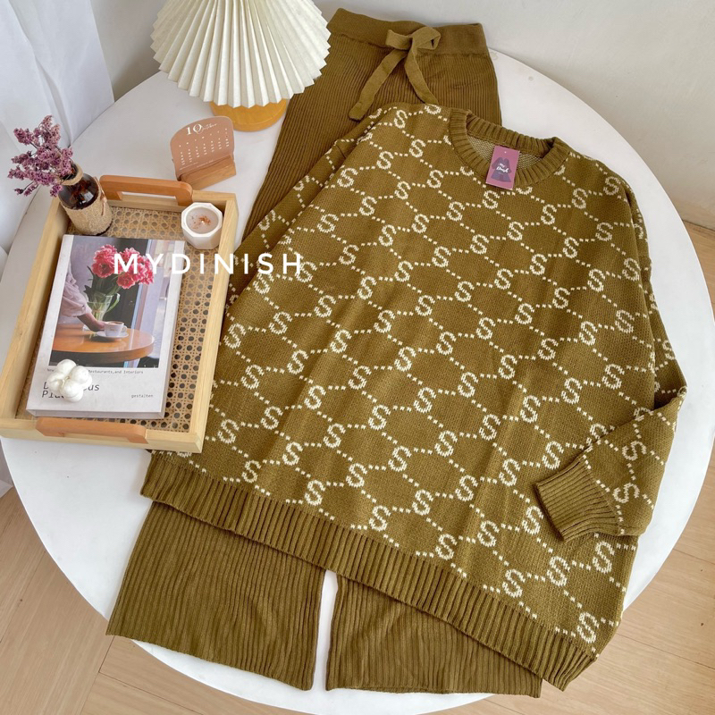 One Set Senny - Stelan Rajut Wanita Motif Huruf S