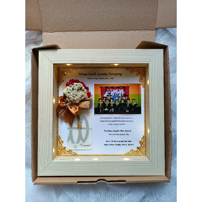 Frame 3D ukuran 20 x 20 Cm