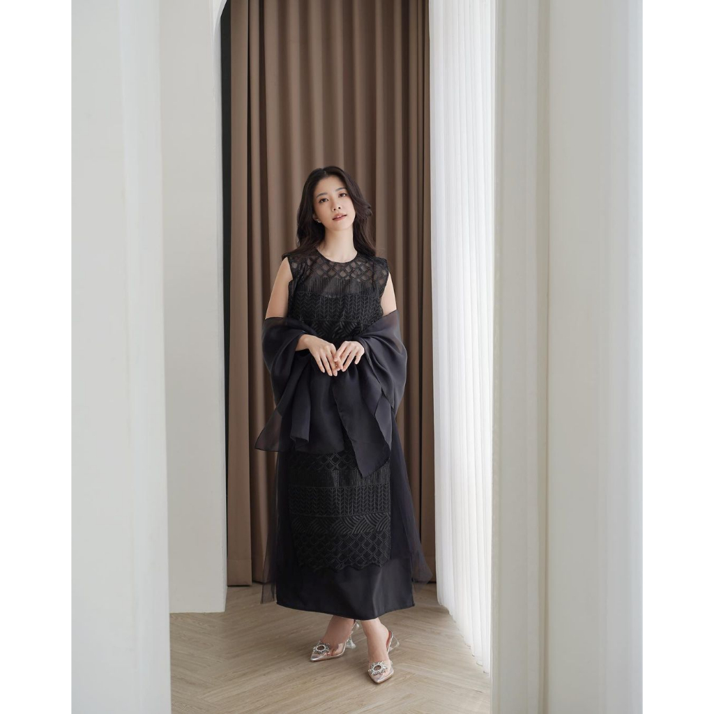 Sewa Baju Dress / Sewa Baju Kondangan / Sewa Baju Wisuda Hitam Veil