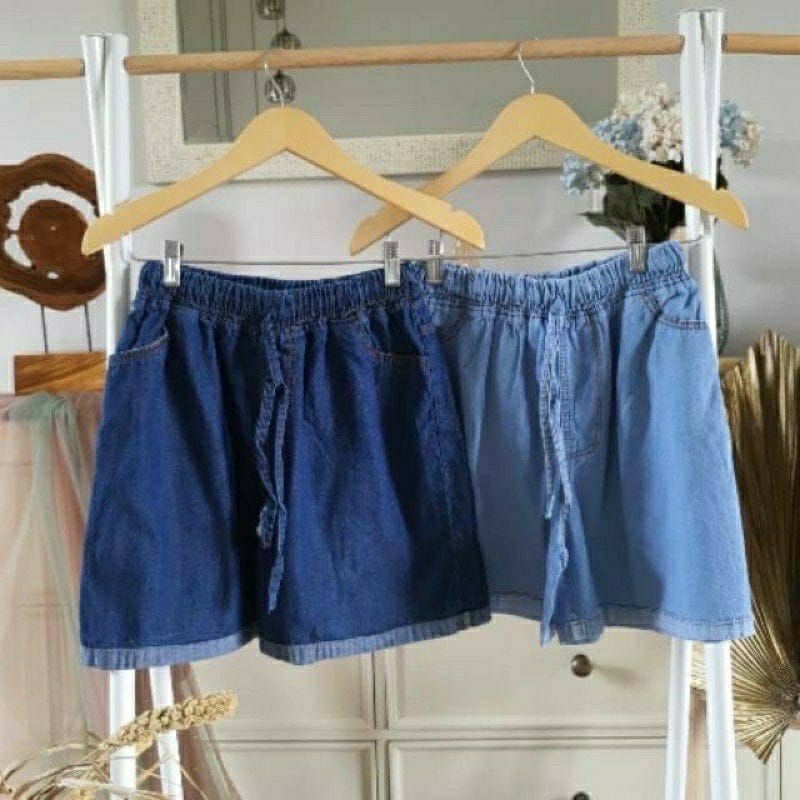 Celana Pendek Hotpants Jeans Jumbo  - Celana Pendek Jeans Wanita 3/4 Super Jumbo // Celana Pendek Je