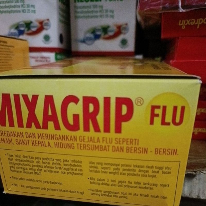 OBAT MIXAGRIP FLU 25 STRIP*4, SATU BOX