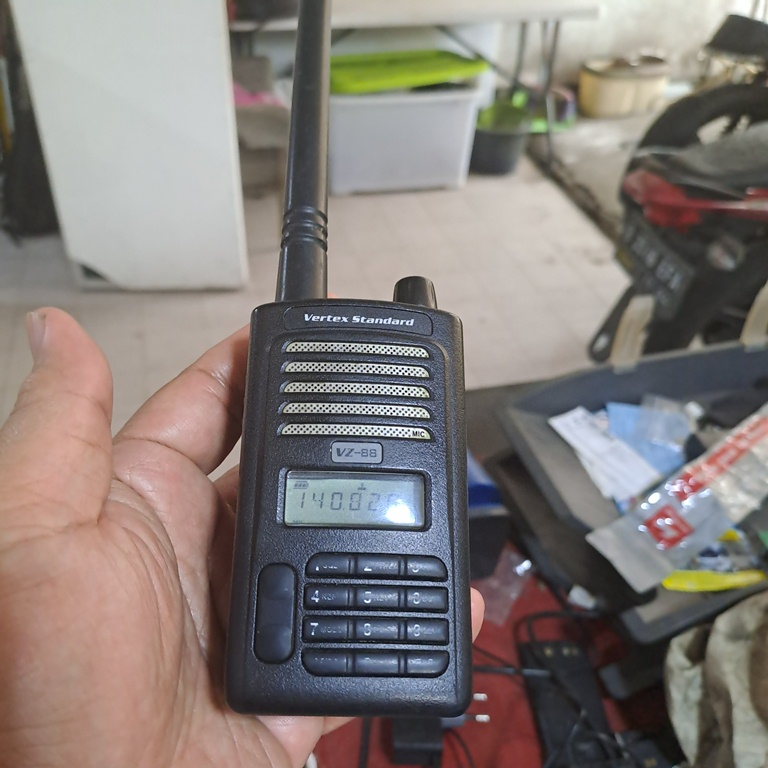 HT VERTEX STANDARD VZ 88 FREKUENSI VHF 136.000 SD 174.000 MHZ KONDISI NORMAL TRANSMIT DAN RECEIVE FI