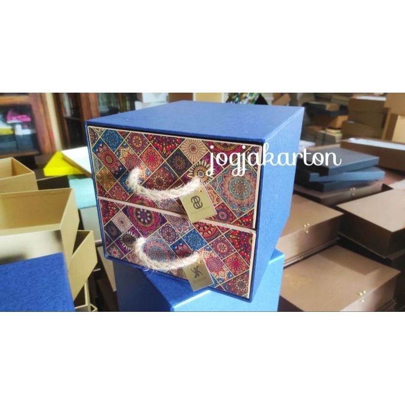 

custom hardbox hampers/hard box/birthday box/gift box