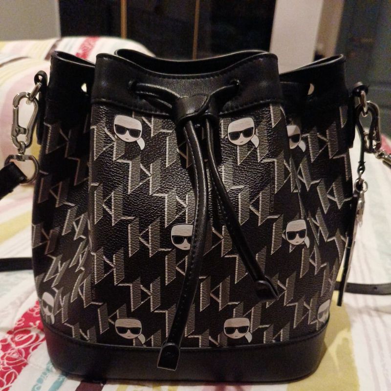 Dijual Autentic Tas Karl lagerfeld black