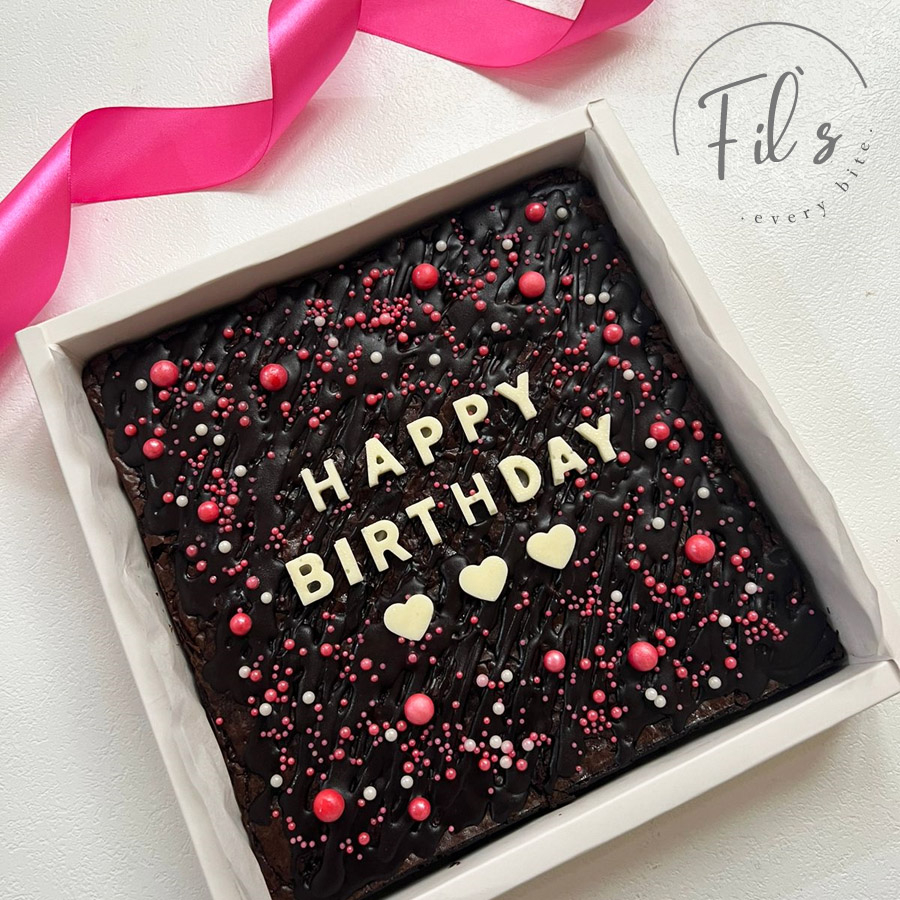 

Hampers Brownies / Brownies Panggang / Brownies Bakar / Brownies Huruf / Brownies Letter / Brownies Ulang Tahun