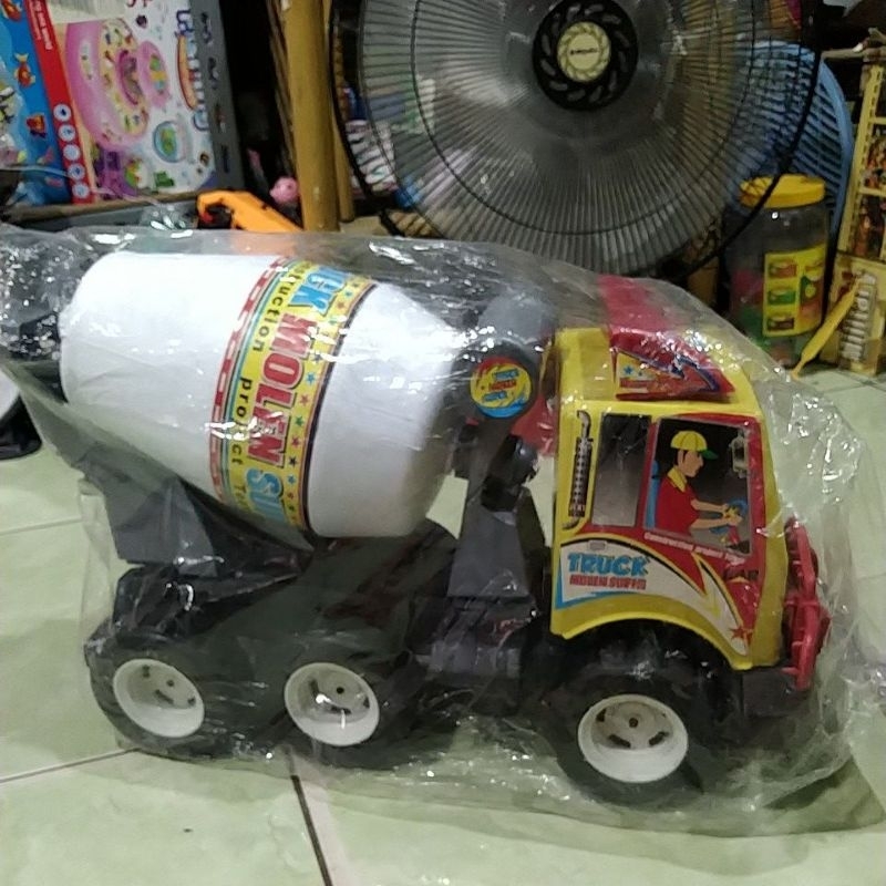 truck molen super besar