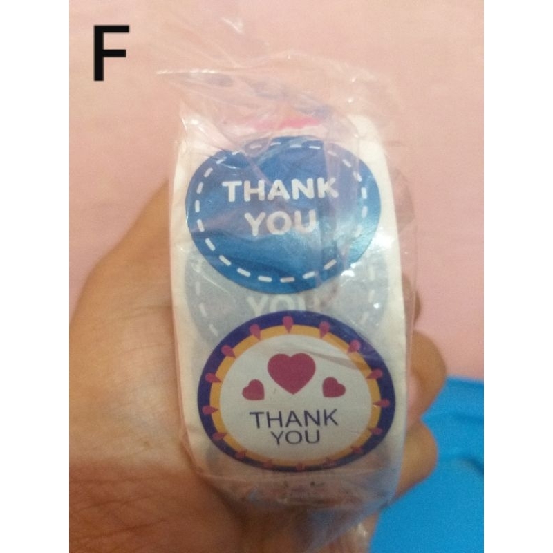 

sticker label serba guna bisa untuk mempercantik kemasan makanan & minumanharga diatas untuk 1 roll isi 500 pcs Diameter 2,5 cm