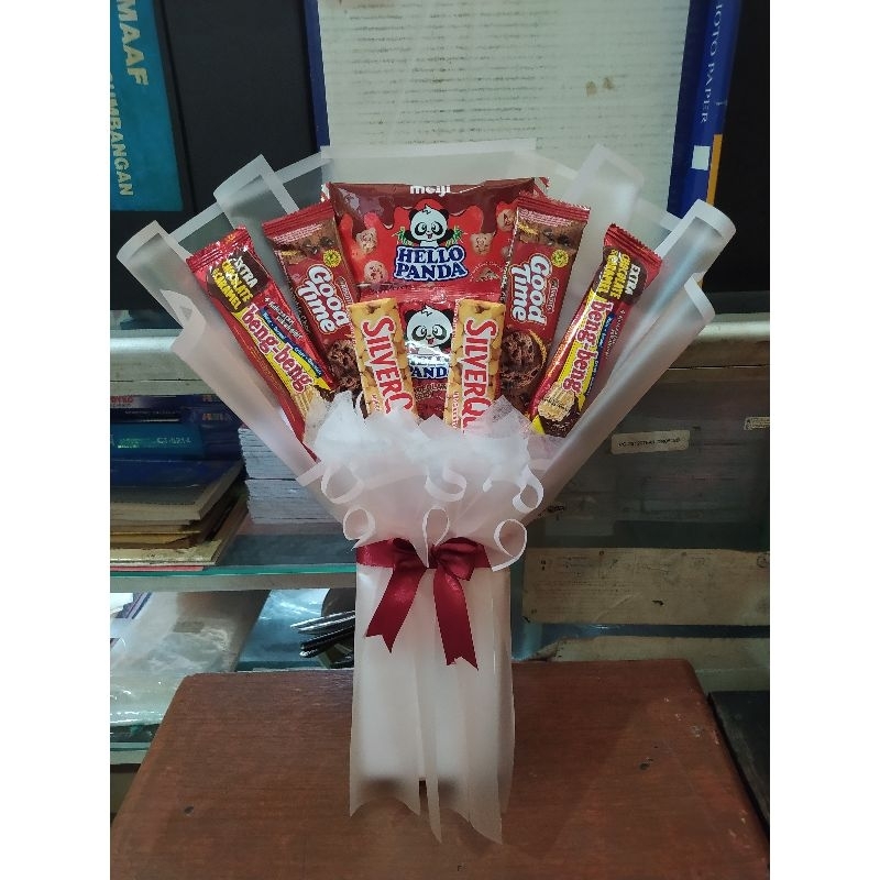 

bucket snack pink/hadiah wisuda/ulang tahun/anniversary/valentine