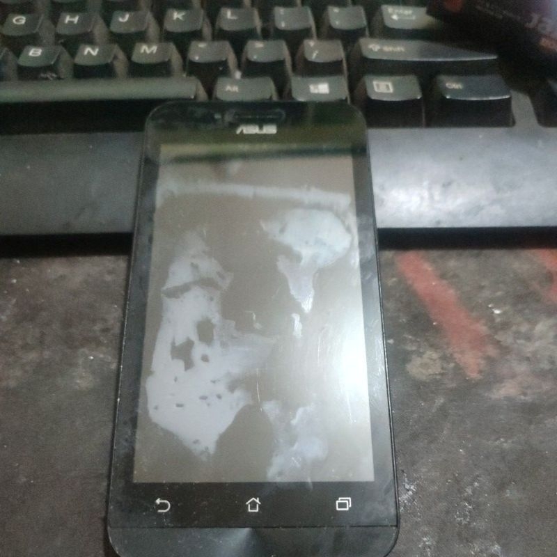 Lcd asus Z00Sd + mesin mati
