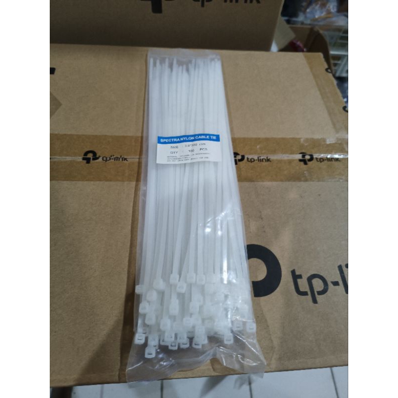 TIES PUTIH