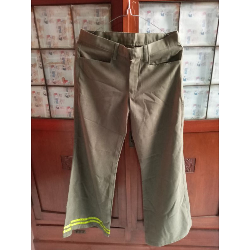 second preowned celana jeans hijau army