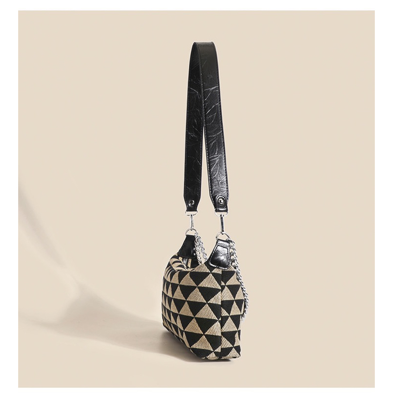 Tas Selempang Kulit Wanita Tas Bahu Cewek Rantai GM 2049